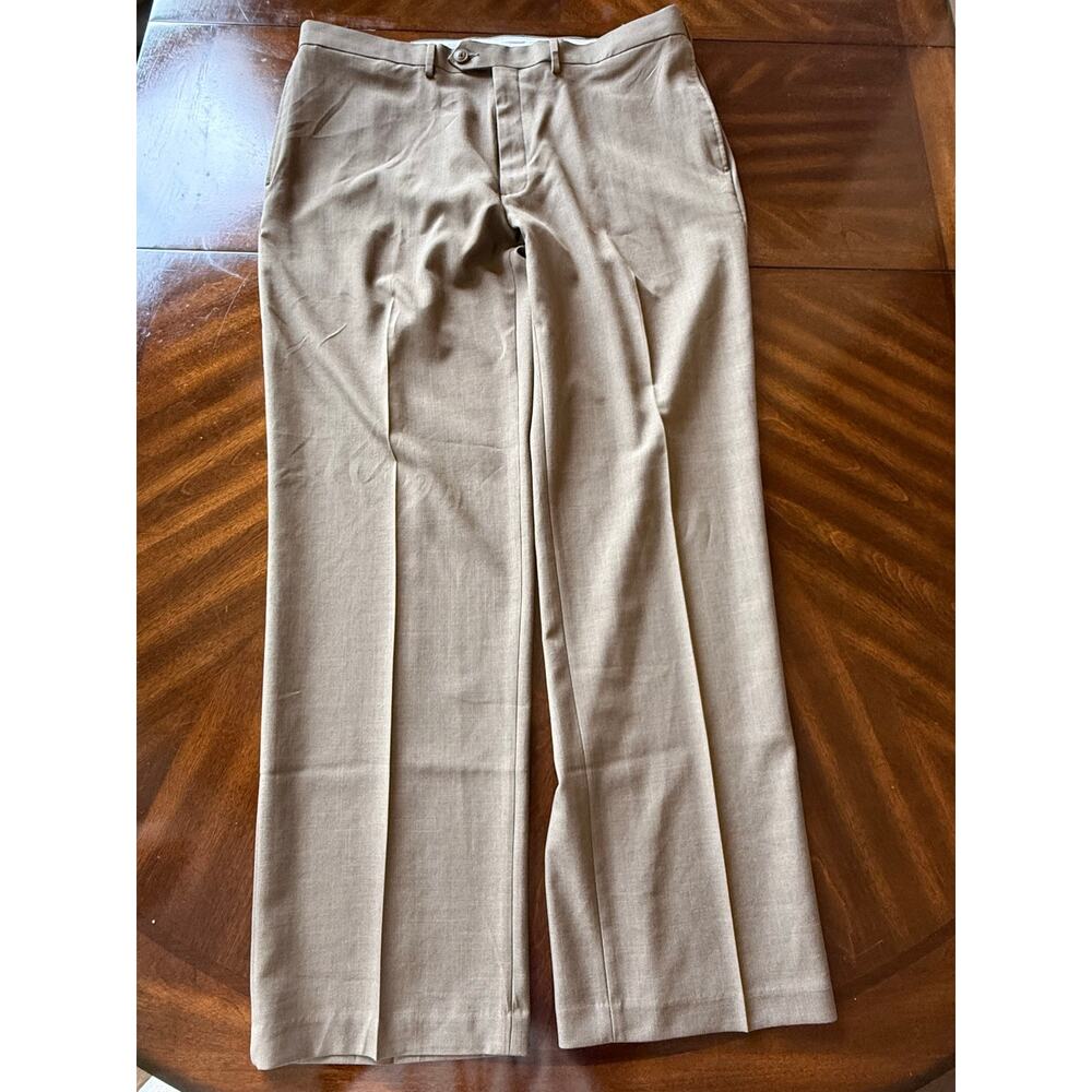 Haggar Men Classic Fit Dress Pants 38x32 Tan Khaki Professional Formal